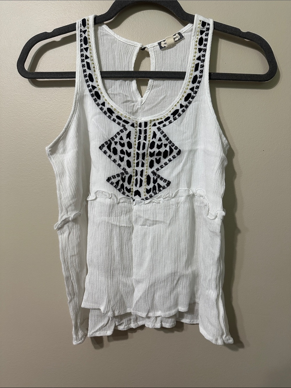 Eyeshadow White Sleeveless Tank with Black Geometric Embroidery